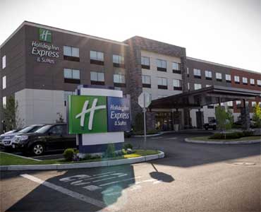Holiday Inn Express and Suites Randolph